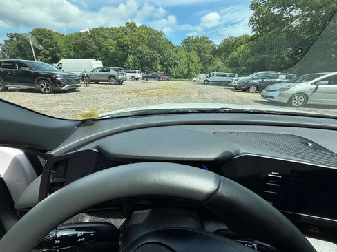 Used 2026 Hyundai Elantra Sport FWD image 31
