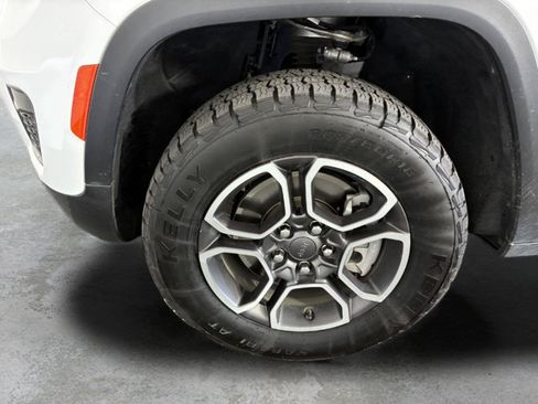 Used 2024 Jeep Grand Cherokee Trailhawk AWD/4WD image 17