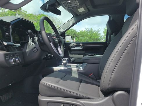 New 2026 GMC Sierra 1500 SLT w/ SLT Premium Package image 8