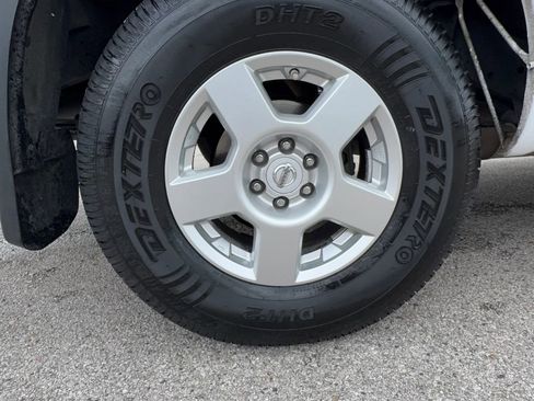 Used 2007 Nissan Frontier SE w/ SE Value Truck Pkg image 24