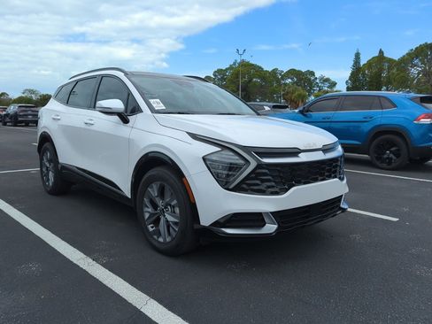 Certified 2025 Kia Sportage SX image 2