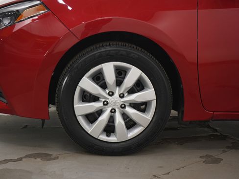 Used 2015 Toyota Corolla LE image 26