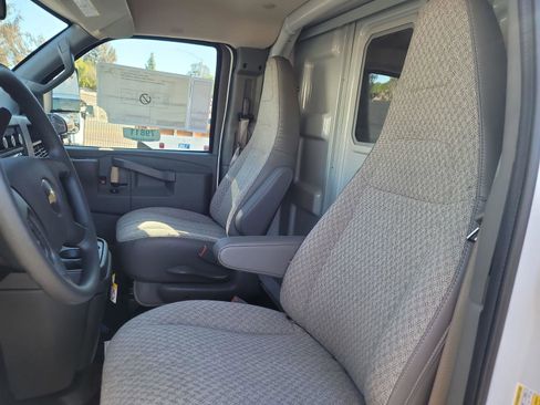 New 2025 Chevrolet Express 3500 w/ Power Convenience Package image 17
