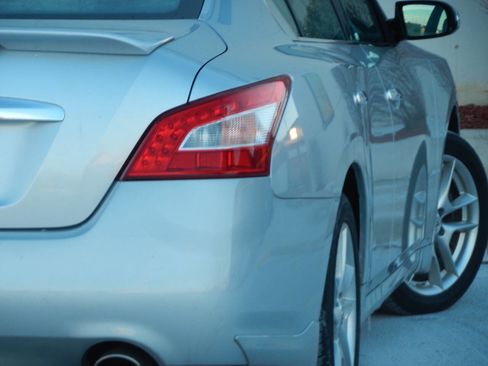 Used 2011 Nissan Maxima 3.5 SV w/ Premium Pkg image 18