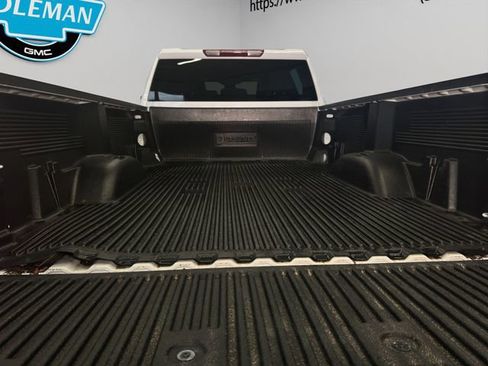 Used 2024 Chevrolet Silverado 3500 LT image 17