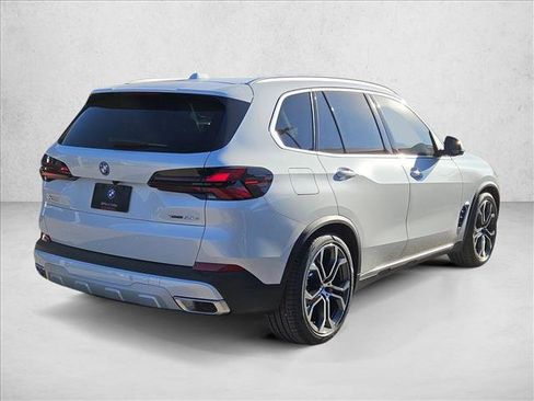 New 2026 BMW X5 xDrive50e image 2