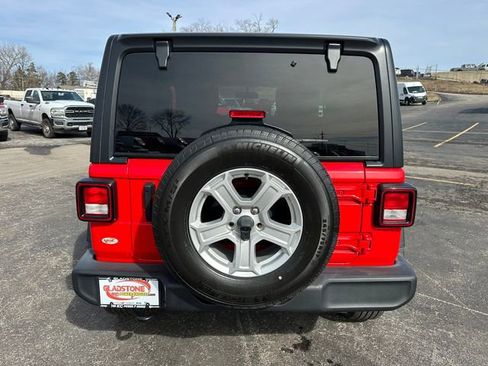 Used 2021 Jeep Wrangler Sport S image 7