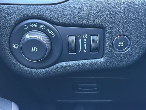 Used 2022 Jeep Cherokee Limited w/ Elite Package AWD/4WD image 61