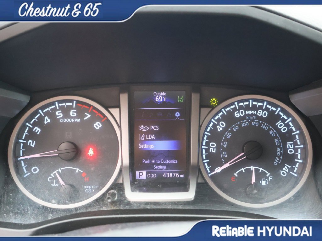 Used 2018 Toyota Tacoma SR5 RWD image 28