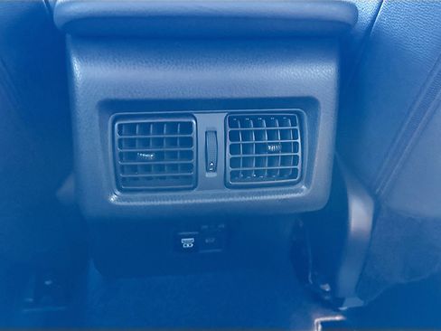 Used 2025 Toyota Camry SE image 19