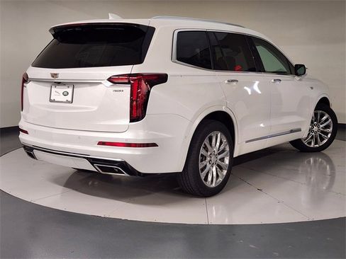 Used 2021 Cadillac XT6 Premium Luxury image 2