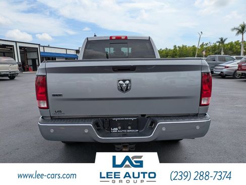 Used 2020 RAM 1500 Classic SLT w/ Luxury Group RWD image 4