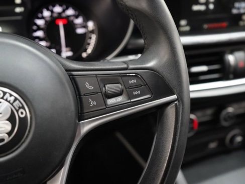 Used 2018 Alfa Romeo Stelvio AWD image 21