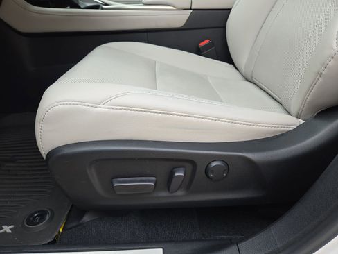 Used 2022 Lexus RX 450h AWD w/ Premium Package image 17