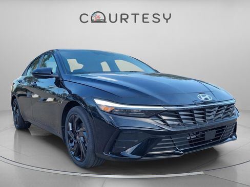 New 2026 Hyundai Elantra SEL Sport image 4