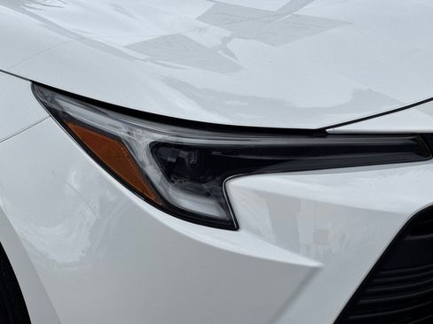 Used 2024 Toyota Corolla LE FWD image 11