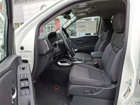 New 2025 Nissan Frontier SV image 5