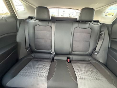 Used 2025 Chevrolet Trax LT image 36