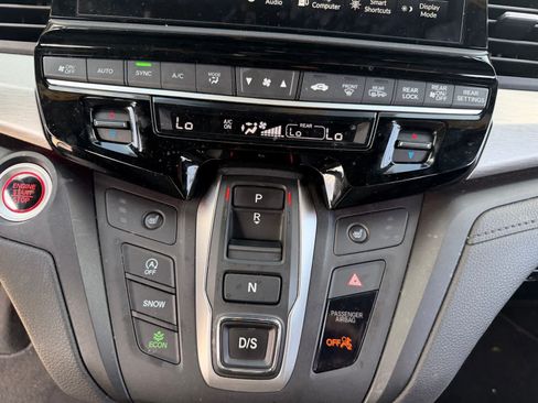 Used 2025 Honda Odyssey Sport-L image 15