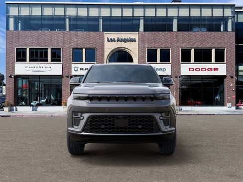 New 2026 Jeep Grand Wagoneer Summit AWD/4WD image 6