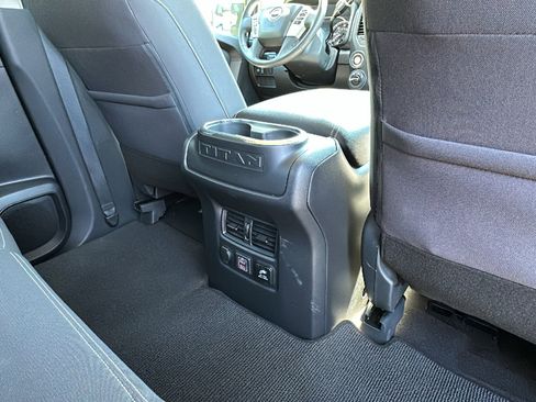 Used 2024 Nissan Titan SV w/ SV Convenience Package image 26