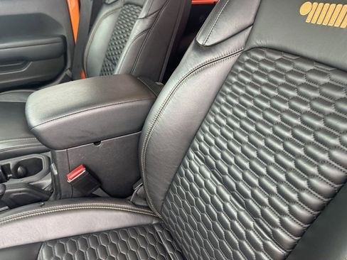 Used 2025 Jeep Wrangler Sport image 12