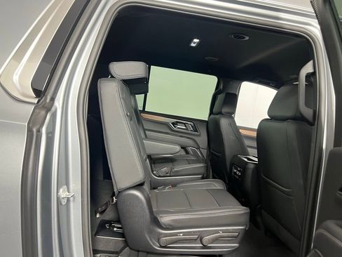 Used 2025 GMC Yukon XL Denali image 30