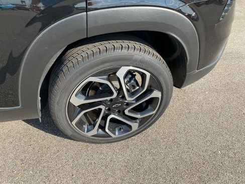 Used 2024 Chevrolet Trax RS w/ Sunroof Package image 9