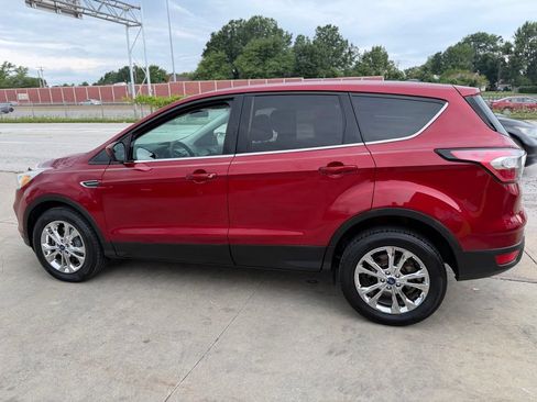 Used 2017 Ford Escape SE w/ SE Cold Weather Package AWD/4WD image 8
