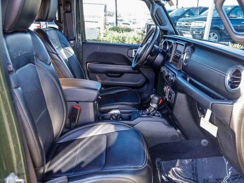 Certified 2022 Jeep Gladiator Overland w/ Trailer Tow Package image 18