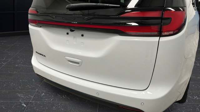New 2027 Chrysler Pacifica Select FWD image 37
