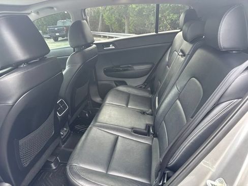 Used 2022 Kia Sportage EX w/ EX Technology Package FWD image 7