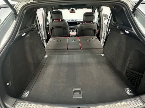 Used 2019 Porsche Macan AWD/4WD image 14
