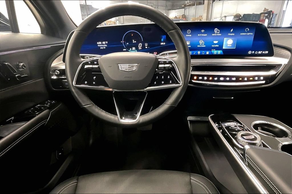 Used 2024 Cadillac Lyriq Luxury RWD image 4