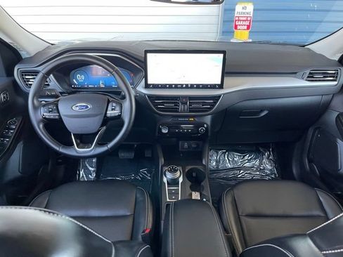 Certified 2025 Ford Escape Platinum AWD/4WD image 6