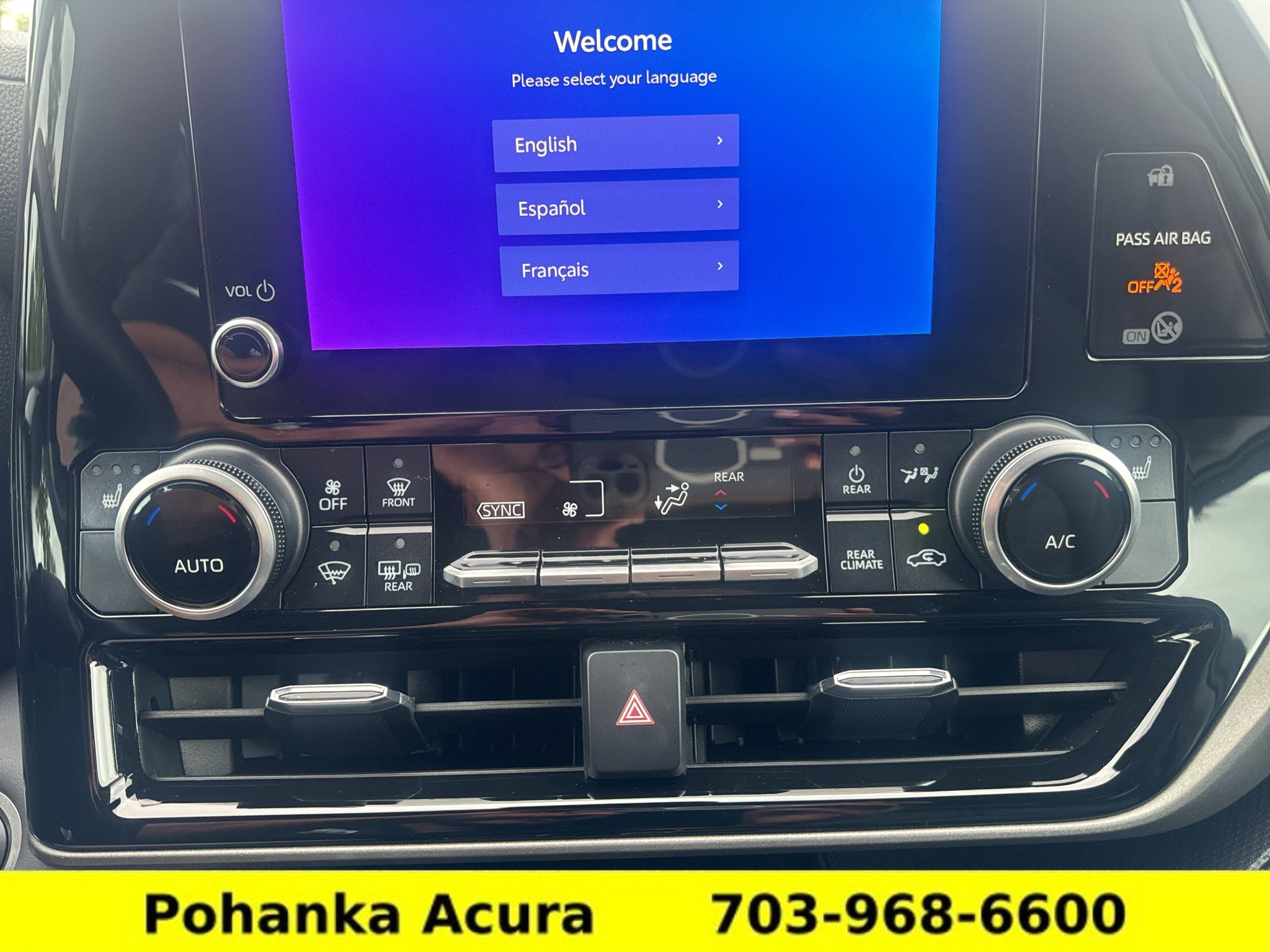 Used 2024 Toyota Highlander XLE AWD/4WD image 17