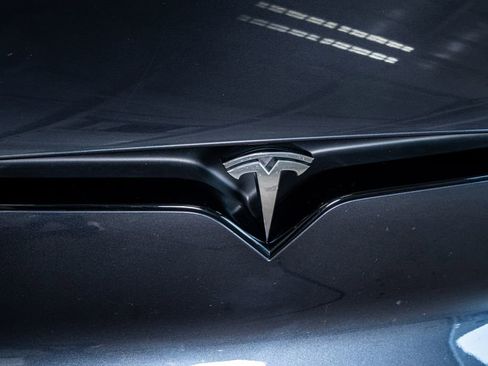 Used 2024 Tesla Model X image 16