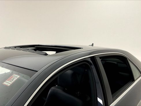 Used 2011 Mercedes-Benz E 350 4MATIC Sedan image 37