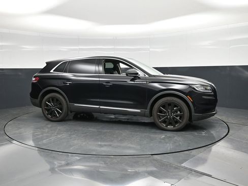 Used 2023 Lincoln Nautilus Reserve w/ Equipment Group 201A image 3