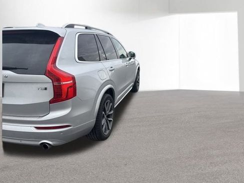 Used 2019 Volvo XC90 T5 Momentum w/ Multimedia Package image 11