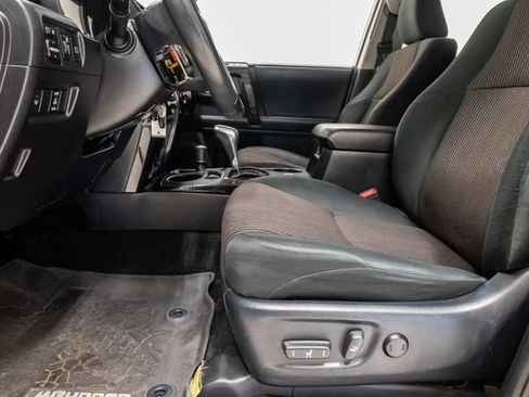 Used 2020 Toyota 4Runner TRD Off-Road AWD/4WD image 11