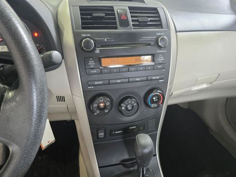 Used 2013 Toyota Corolla L FWD image 13