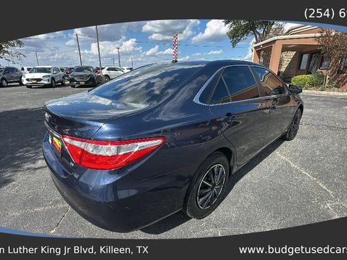 Used 2016 Toyota Camry LE w/ Moonroof Package FWD image 5