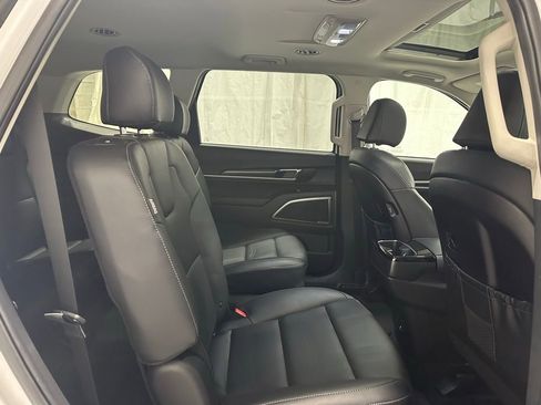 Used 2025 Kia Telluride S image 52