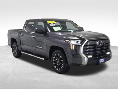 Used 2025 Toyota Tundra Limited AWD/4WD image 18