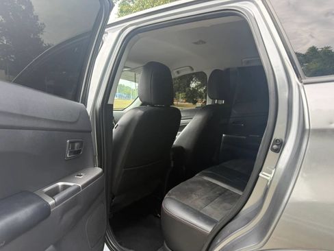 Used 2018 Mitsubishi Outlander Sport SE AWD/4WD image 13