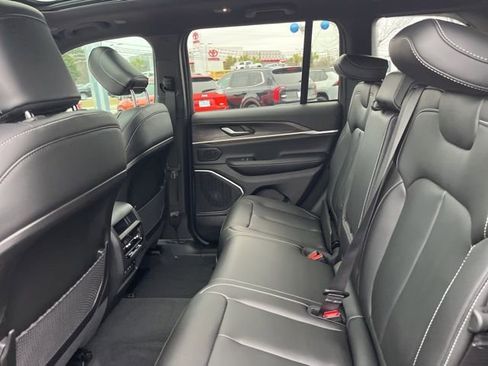 New 2026 Jeep Grand Cherokee Limited w/ Limited Altitude Package AWD/4WD image 13