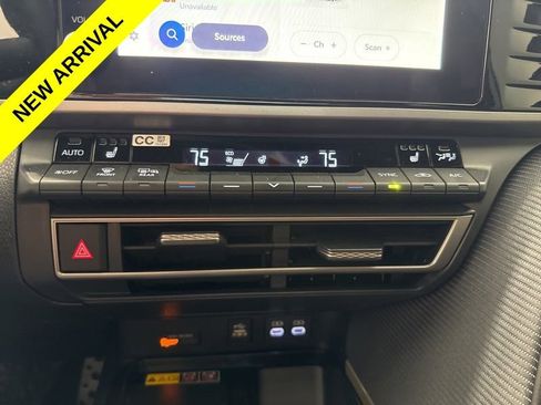 Used 2026 Toyota Camry SE w/ Convenience Package FWD image 29