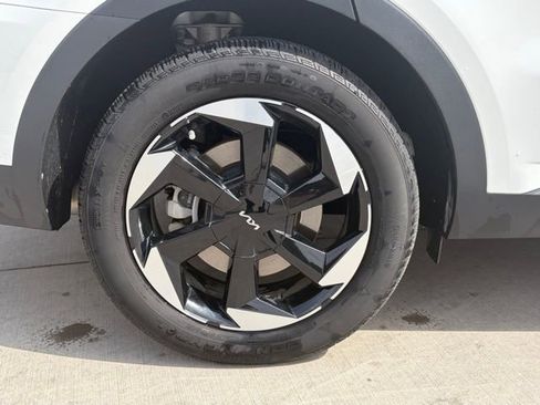 Used 2025 Kia Sorento EX image 7