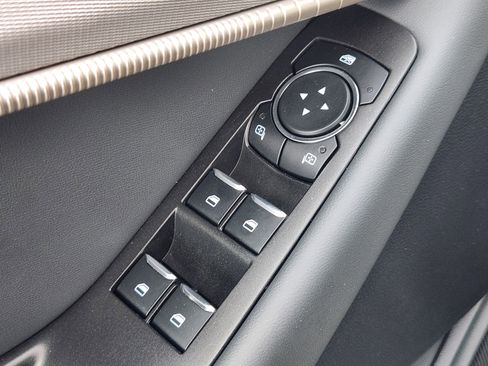 Used 2025 Ford Explorer Active image 17